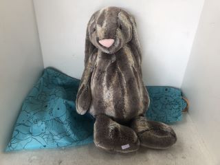 JELLYCAT GIANT COTTONTAIL BASHFUL BUNNY PLUSHIE RRP - £275: LOCATION - A14