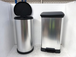 2 X ASSORTED BINS TO INCLUDE CURVER 50L DECO BIN: LOCATION - D3