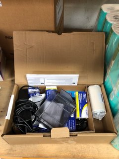 BOX OF ASSORTED EPSON ITEMS TO INCLUDE QTY OF TONER CARTRIDGES IN VARIOUS COLOURS: LOCATION - A9