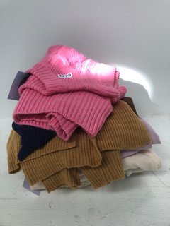 QTY OF ASSORTED WOMENS CLOTHING AND ITEMS TO INCLUDE CRYSTAL KOBE BRAIDED KNIT PULLOVER IN PINK SIZE: M: LOCATION - A2