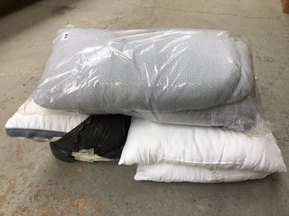 3 X ASSORTED ITEMS TO INCLUDE PACK OF 2 BED STORY PILLOWS IN WHITE: LOCATION - D9