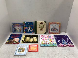 QTY OF ASSORTED BOOKS TO INCLUDE FOREVER FRIENDS BEAR BOOK BY DEBORAH JONES: LOCATION - D1 FRONT