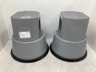 2 X PARRS ROLL - STEP STOOLS IN GREY: LOCATION - B10