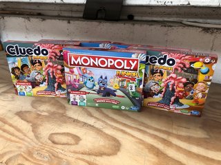 5 X ASSORTED MONOPOLY AND CLUEDO JUNIOR BOARD GAMES: LOCATION - B13