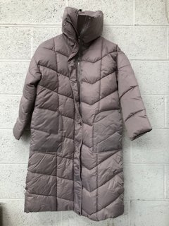RIVER ISLAND WOMENS QUILTED LONGLINE COAT IN GREY SIZE: S RRP - £110: LOCATION - B13