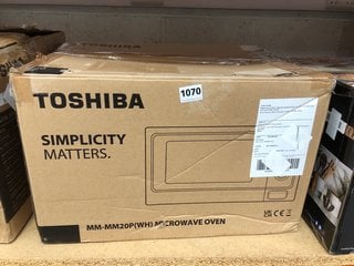 TOSHIBA MICROWAVE OVEN : MODEL MM-MM20P(WH): LOCATION - AR4