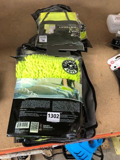 QTY OF ASSORTED ITEMS TO INCLUDE ADULT HI-VIZ WAISTCOAT: LOCATION - AR17
