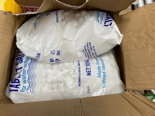 2 X 10KG BAGS OF WATER SOFTENER TABLETS: LOCATION - A4