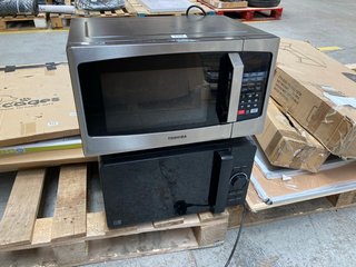 2 X ASSORTED MICROWAVE OVENS TO INCLUDE TOSHIBA 23L DIGITAL SOLO MICROWAVE OVEN IN SILVER AND BLACK : MODEL ML-EM23P(SS): LOCATION - A5