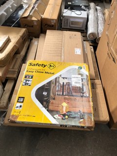 PALLET OF ASSORTED BABY GATES TO INCLUDE SAFETY FIRST U-PRESSURE FIT EASY CLOSE METAL GATE: LOCATION - A7 (KERBSIDE PALLET DELIVERY)