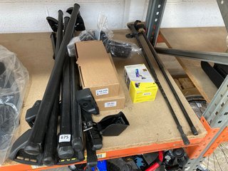 QTY OF ASSORTED CAR ACCESSORIES TO INCLUDE ASSORT ROOF BARS IN BLACK: LOCATION - AR17