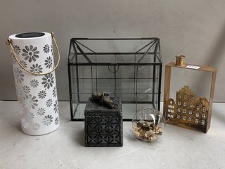 (COLLECTION ONLY) QTY OF ASSORTED ITEMS TO INCLUDE MINI GREENHOUSE: LOCATION - CR1