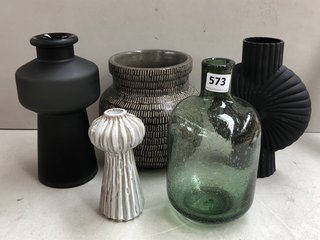 (COLLECTION ONLY) QTY OF ASSORTED ITEMS TO INCLUDE LECLERC VASE IN FROSTED BLACK: LOCATION - CR1