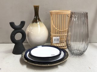 (COLLECTION ONLY) QTY OF ASSORTED ITEMS TO INCLUDE VARIETY OF JOHN LEWIS & PARTNERS PLATES: LOCATION - CR2