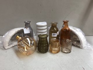 QTY OF ASSORTED ITEMS TO INCLUDE BURWELL BUD VASE IN GREEN: LOCATION - CR3