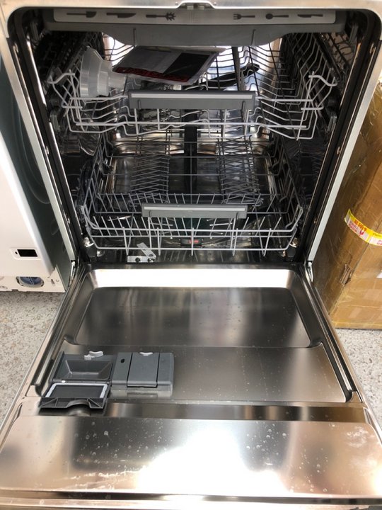John Pye Auctions JOHN LEWIS & PARTNERS INTEGRATED DISHWASHER MODEL JLBIDW1419 RRP £499