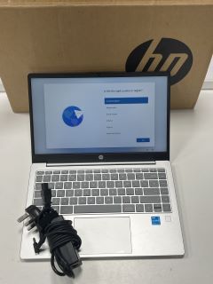HP 14-EP0522SA 256 GB LAPTOP (ORIGINAL RRP - £399.00) IN SILVER: MODEL NO 893C9EA#ABU (BOXED WITH CHARGING CABLE, VERY GOOD COSMETIC CONDITION) INTEL CORE I3-N305 @ 1.80GHZ, 8 GB RAM, 14.0" SCREEN, I