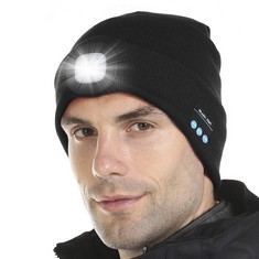 29 X ATTIKEE BLUETOOTH HAT BEANIE WITH HEADPHONES, WINTER KNITTED MUSIC CAP WITH STEREO SPEAKERS & MIC, UNISEX TORCH HAT FOR MEN WOMEN TEENS BLACK - TOTAL RRP £483: LOCATION - A RACK