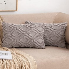 QTY OF ASSORTED ITEMS TO INCLUDE 2PCS CUSHION COVER PILLOW CASE. SAND. TOTAL RRP £240: LOCATION - H RACK