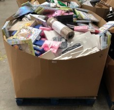 PALLET OF ASSORTED ITEMS TO INCLUDE PINK HEART FEATHER GLASSES: LOCATION - GENERAL GOODS(COLLECTION OR OPTIONAL DELIVERY AVAILABLE)
