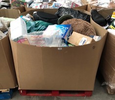 PALLET OF PET ITEMS TO INCLUDE EVER CLEAN LAVENDER CAT LITTER: LOCATION - PET PRODUCTS(COLLECTION OR OPTIONAL DELIVERY AVAILABLE)