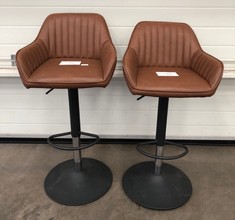 X2 JOHN LEWIS AND PARTNERS BROOKS GAS CHAIRS RRP £279: LOCATION - FURNITURE(COLLECTION OR OPTIONAL DELIVERY AVAILABLE)