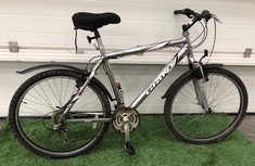 GIANT ROCK 26" WHEELS 18 SPEED: LOCATION - SPORTS & EXERCISE(COLLECTION OR OPTIONAL DELIVERY AVAILABLE)