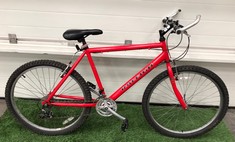 RALEIGH GENTS MOUNTAIN BIKE, 19” FRAME, 26” WHEELS, 18 SPEED TRIGGER GEARS, WITH BAR EXTENDERS: LOCATION - SPORTS & EXERCISE(COLLECTION OR OPTIONAL DELIVERY AVAILABLE)