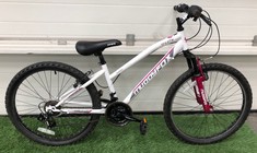 MUDDYFOX TRINITY MOUNTAIN BIKE, 13” FRAME, 24” WHEELS, 15 SPEED TWIST GEARS. : LOCATION - SPORTS & EXERCISE(COLLECTION OR OPTIONAL DELIVERY AVAILABLE)