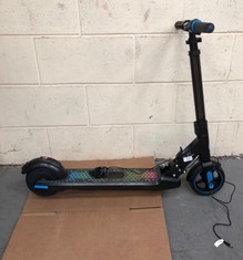 X1 EVERCOSS ELECTRIC SCOOTER: - COLLECTION ONLY - LOCATION RACK