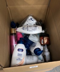 QTY OF BEAUTY ITEMS TO INCLUDE E45 DAILY LOTION 400ML - COLLECTION ONLY - LOCATION BACK RACK