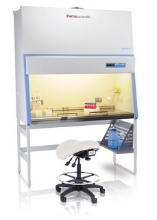 THERMO SCIENTIFIC 1300 SERIES A2 BIOLOGICAL SAFETY CABINET S/N 300454942 EST RRP £8,000