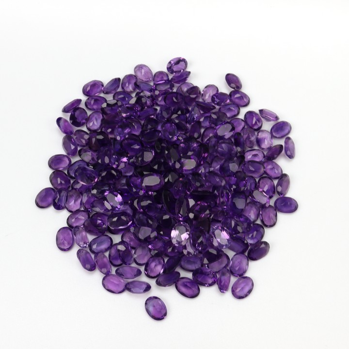 136.23ct Amethyst Faceted Oval-cut Parcel of Gemstones, 7x5mm