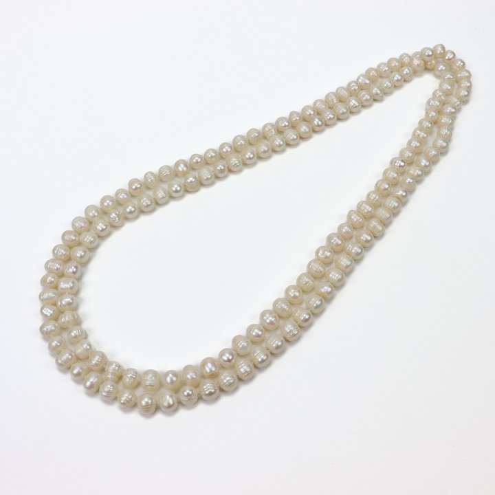 Natural White Freshwater Pearl AA Necklace 8-9 mm, 122cm, 125g (VAT Only Payable on Buyers Premium)