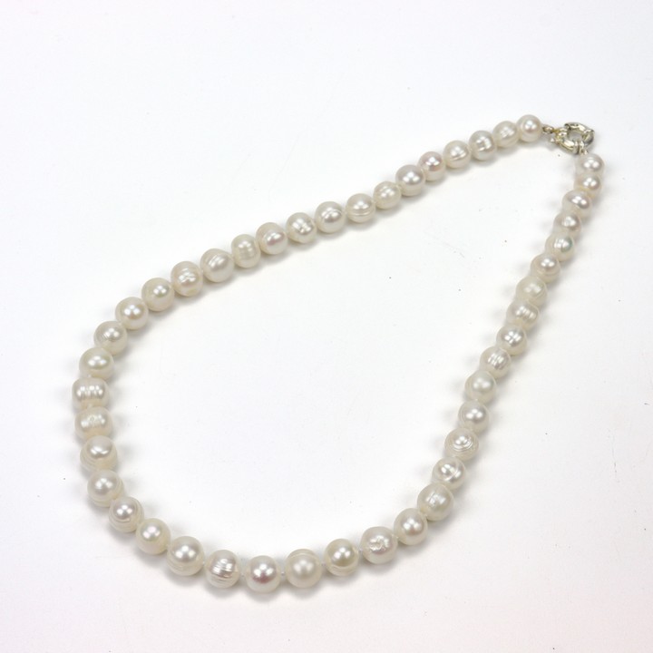 Copper Clasp White Freshwater Pearl AA Necklace 8-9mm, 46cm, 45g (VAT Only Payable on Buyers Premium)
