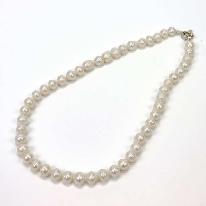 Copper Clasp White Freshwater Pearl AA Necklace 8-9mm, 46cm, 46g (VAT Only Payable on Buyers Premium)