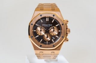 Audemars Piguet Royal Oak Chronograph Ref: 26331OR.OO.1220R.02 Automatic Watch. 41mm 18ct Rose Gold Case with 18ct Rose Gold Fixed Bezel, Brown Chronograph Dial and 18ct Rose Gold Bracelet. Age: Unkn