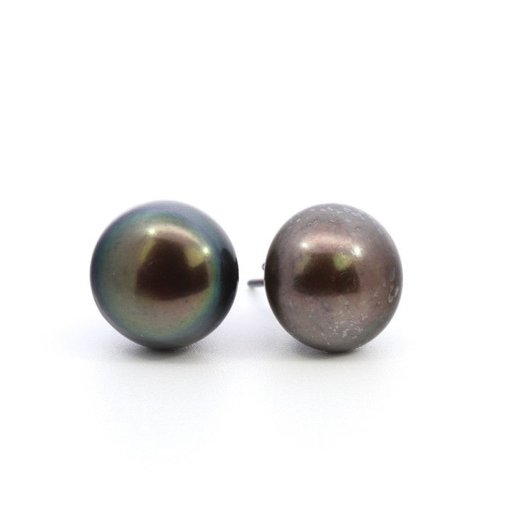 Silver Black Peacock Freshwater Pearl AA Stud Earrings, 12mm, 4g (VAT Only Payable on Buyers Premium)