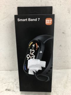 M7 SMART BAND 7 UP TO 30 WORKOUT MODES, WATER RESISTANT TO 50 METRES, SLEEP/BLOOD OXYGEN/STRESS AND BREATH MONITORING, 0.96" FULL AMOLED DISPLAY. BOXED.