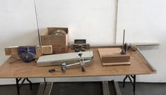 QUANTITY OF ASSORTED WOOD WORKING ITEMS TO INCLUDE RECORD VICE