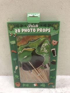 BOX OF IRISH 2O PHOTO PROP SETS RRP £200