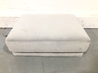 PALLET OF ASSORTED FURNITURE PARTS TO INCLUDE LIGHT GREY FOOTSTOOL, 2X ROUND CUSHIONS,GREY CHAISE LOUNGE AND INCOMPLETE WHITE SOFA, APPROX RRP £450