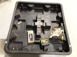 EXTRA LARGE VEHICLE DIP TRAY, 1X AA 70 PIECE SCREWDRIVER AND ACCESSORY SET,STANLEY 25 PIECE SOCKET SET,OUTDOOR COMPACT LANTERN RRP Â£390