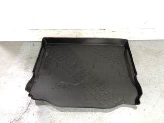1X PALLET OF ASSORTED ITEMS TO INCLUDE  JEEP  BOOT TRAY AND BLACK MICROWAVE APPROX RRP £500