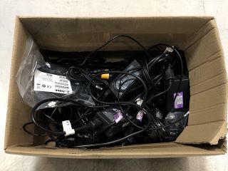 BOX OF MIXED WIRES AND CABLES APPROX RRP £250 (PALLET NN6 7GX 2453 LOAD NN6 7GX 295)