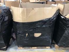 PALLET OF ASSORTED ITEMS TO INCLUDE LARGE CAT LITTER TRAY IN WHITE / GREY (COLLECTION OR OPTIONAL DELIVERY) (KERBSIDE PALLET DELIVERY)