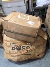 2 X ASSORTED BBQ PARTS TO INCLUDE BOSS GRILL 4+1 BURNER BBQ (BOX 1/4, PART ONLY) (COLLECTION OR OPTIONAL DELIVERY)