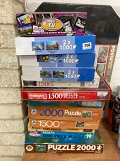 APPROX 12 X ASSORTED PUZZLES / GAMES TO INCLUDE 1500 PCS PUZZLE WITH PORTABLE PUZZLE BOARD (COLLECTION OR OPTIONAL DELIVERY)