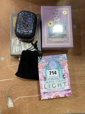 5 X ASSORTED ITEMS TO INCLUDE REBECCA CAMPBELL WORK YOUR LIGHT ORACLE CARDS (COLLECTION OR OPTIONAL DELIVERY)