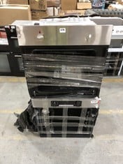 SIA BUILT IN SINGLE ELECTRIC OVEN IN STAINLESS STEEL - MODEL NO. SSO59SS TO INCLUDE HISENSE BUILT IN SINGLE OVEN IN STAINLESS STEEL - MODEL NO. BI62212AXUK (BOTH OVENS MISSING DOOR) (COLLECTION OR OP